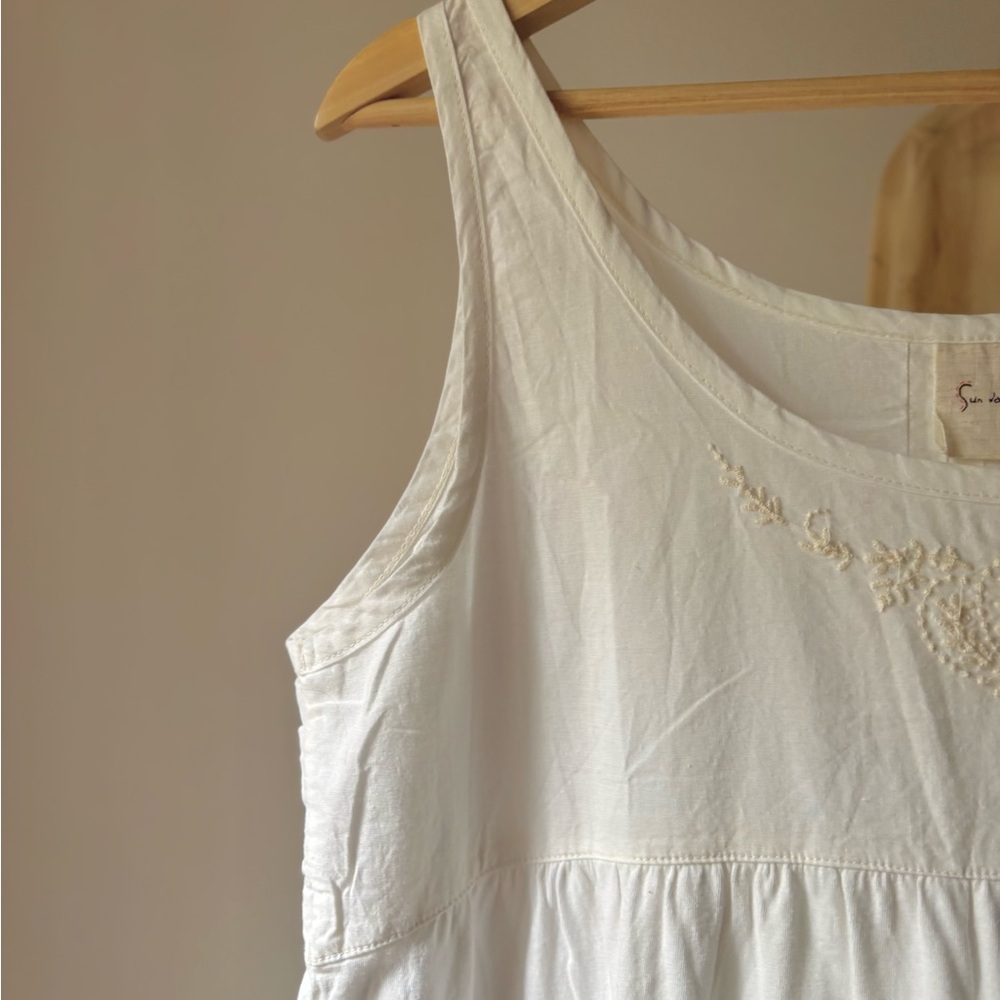 White Sleeveless Summer Dress with Subtle Lace Detail - Picture 4 of 5